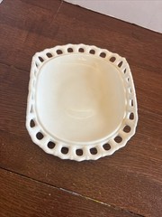 Fostoria #2675/11 – Randolph” oblong nappy – white milk glass