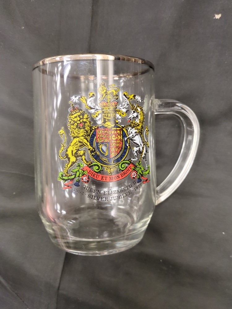 VINTAGE BEER MUG GLASS – QUEEN ELIZABETH II – SILVER JUBILEE – 1977