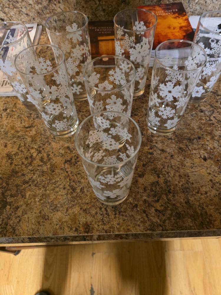 Vintage MCM Clear White Snowflake Highball Glasses Set Of 8. Excellent Condition