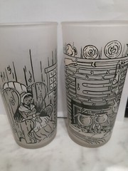 Pair Of Hazel Atlas Colonial Homestead Frosted Drinking Glasses 1960s Fireplace