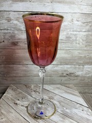 La Reine of Italy Pink Iridescent Crystal wine glass Gilt Gold Rim & base 8.25”