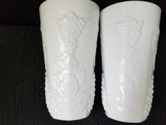 Colony Harvest Milk Glass Tumbler Glasses Grapes & Leaves 6″ Tall 12 Oz Set of 2