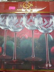 4 Lenox Holiday Etched Balloon Wine Glasses Holly Etched Bowl Red Stem 8 3/4″