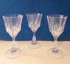 Vtg Christal Glasses Capri Crystal Wine Pressed Cut Glasses By JMP Stemmed.1986
