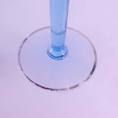 Vtg Set of 5 Coupe Champagne Glasses Platinum Stripes 4.5″T Blue Green Glow READ