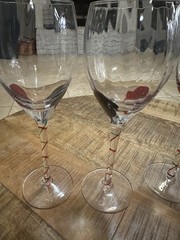 Pier 1 One Red & Green Drop Swirl Stem 9″ Wine Glasses Goblets Set of 4 EUC