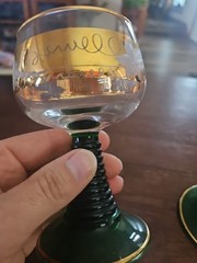 Vintage Set of 2 Wine Glasses Glass Green Beehive Stems Gold Leaves Grapes