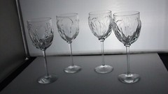 Tulip Shaped Stemware wine glasses 5 large and 4 small,