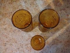 Amber Sandwich Daisy Tiara Indiana 2 Drinking Glasses 1 Juice Glass EUC