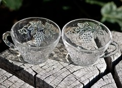 VINTAGE Anchor Hocking Cups Grapes Set of 2 1950’s Made in USA
