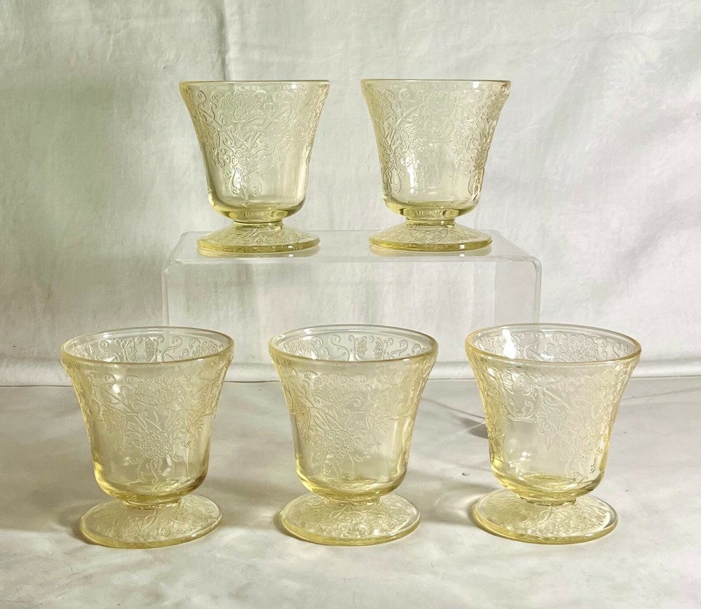 5 Hazel Atlas Yellow Florentine No. 2 3 1/4″ 5 oz. Footed Tumblers