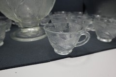 Indiana Glass Pebble leaf Clear Punch Bowl 9t 10w and 16 cups