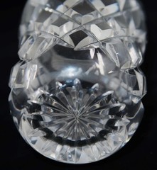 Kosta Boda Crystal KOS9 Etched Grape Vines Diamond Cut 4oz Cocktail Glass 3 1/2″