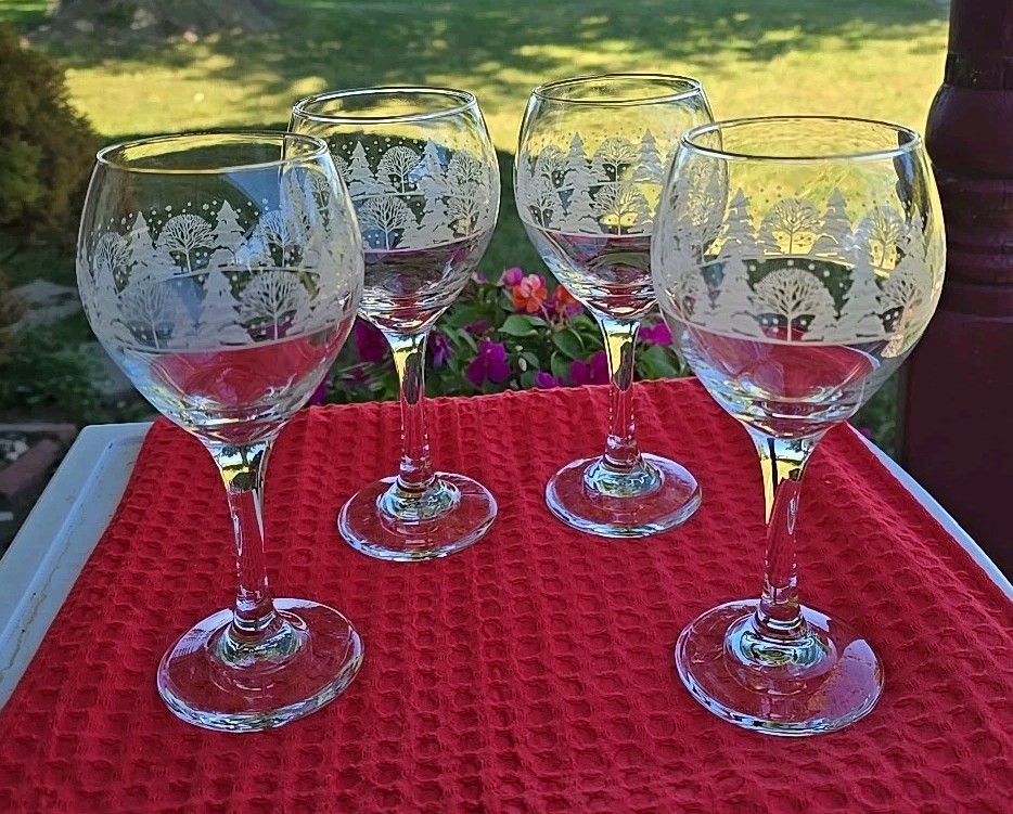 Set 4 Libbey FROSTED WINTER WONDERLAND FROSTY PINES 7½» Wine Water Glasses 🎄