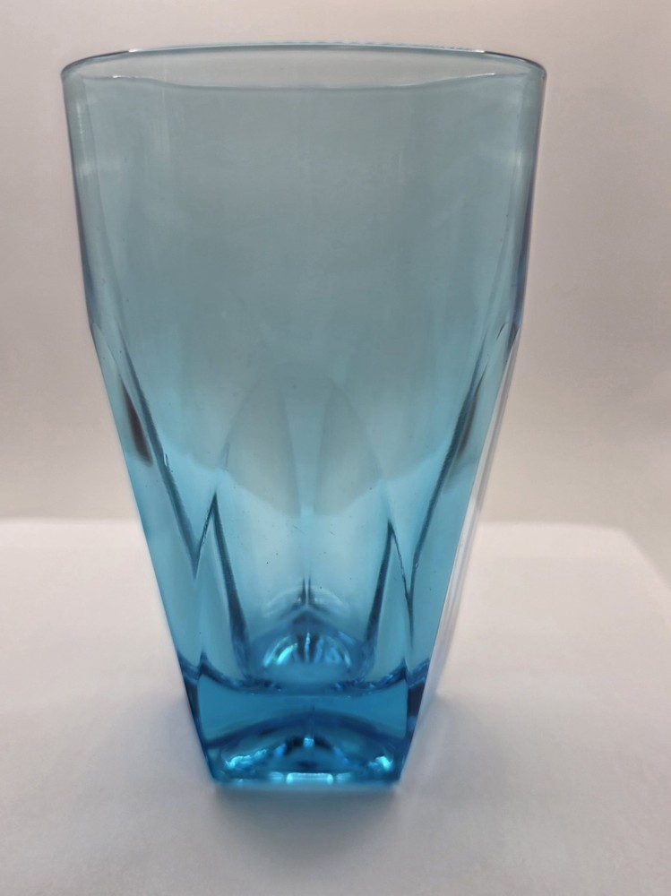 One Hazel Atlas Capri Gothic 5 Inch High Glass