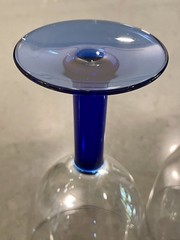 4 Vtg Cobalt Blue Thick Stem Clear Bowl Blown Glass Wine Glass 7″ Water Goblet