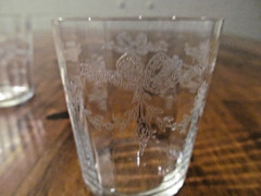 3 VINTAGE 2 1/2″ ETCHED SHOT GLASSES RIBBONS, BOWS SWAG FLORAL DESIGN OPTIC