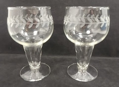 Hand Blown Etched Daisy Flower Goblet Sundae Balloon Glass Vintage 6 1/4″