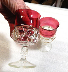 TWO Kings Crown Thumbprint Water Goblets Ruby Flash Stained 5 3/4″
