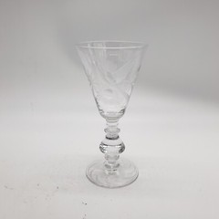 Glastonbury Lotus «Bird Of Paradise» Clear Glass Wine Goblet 5-3/4″ H Barware