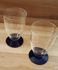 2 Art Glass Tear Drop Hand Blown Blue Base 5″ Water Glasses EUC