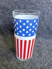 Vintage American Patriotic Stars Stripes Flag 1970’s glass drinkware 1776 – 1976