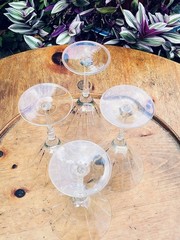 Williams Sonoma Crystal Stemware Dorset 7 3/4″ X 4 3/8″ Martini Glass Set of 4