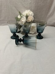Gorgeous Vintage Set Of 4 Gold Rimmed Clear To Teal Goblet 8 Ounce 5” Tall