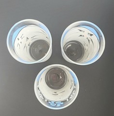 VTG ANCHOR HOCKING Frosted 2 Snowflake & 1 Swirl Blue White Tumblers Glasses