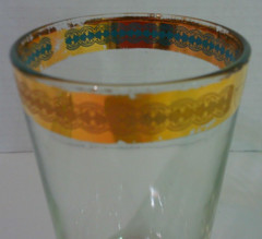 Vtg Set of 4 Drinking Glasses Tumbler Clear with Gold Trim On Top Edge 5.5″ Tall