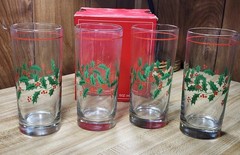 Set Of 4 Crystal Holly Berry Holiday Tumblers