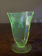 SET(5) VTG Topaz Yellow 4.75″H Floral Etched Optic Panel Glasses Uv Reactive