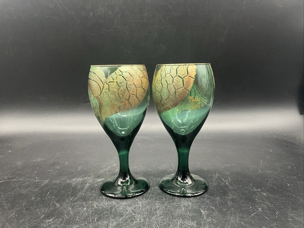 2 Hunter Green Libby Wine Glasses W/ Hand Painted Sea Turtles By Kelly Hunt 7”T