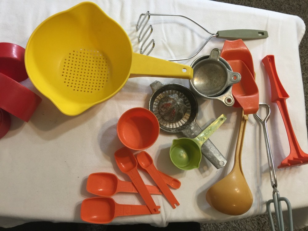 VINTAGE RETRO LOT/24 1970S Kitchen Gadgets ORANGE GREEN & GOLD Tupperware
