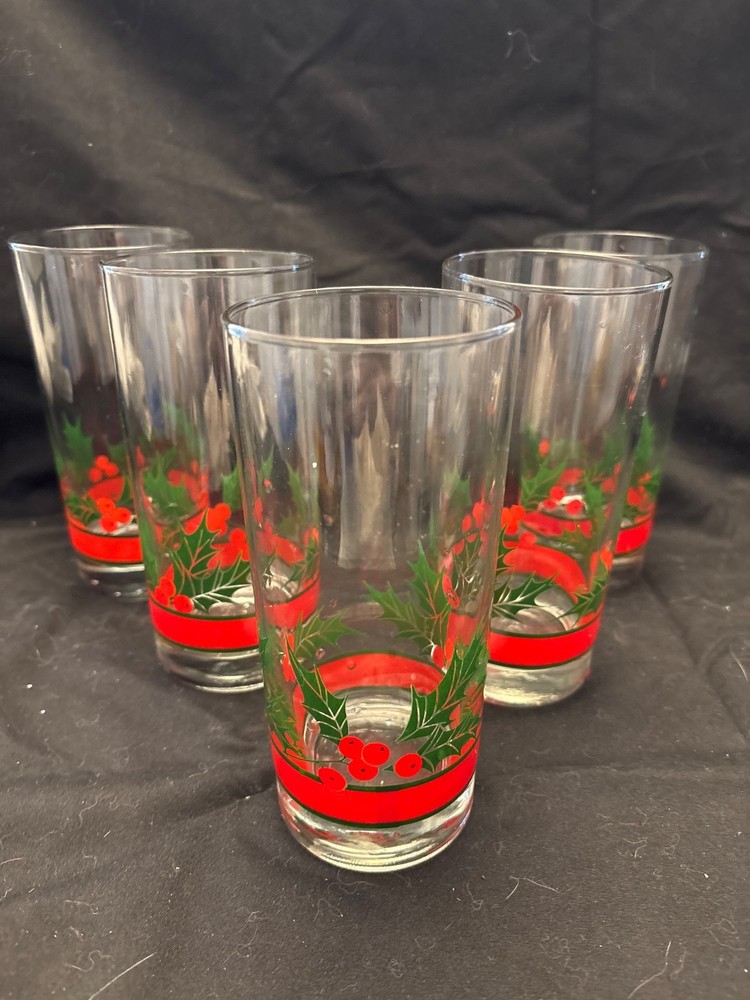 5 holiday themed holly berry 16 oz. Tall tumblers/barware. Excellent condition.