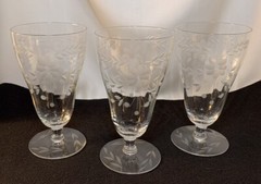 Unknown Manufacturer Gray Cut Flowers & Leaves Optic Panel Iced Tea