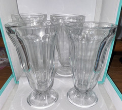 Clear Glass ice cream sundae or root beer float glass