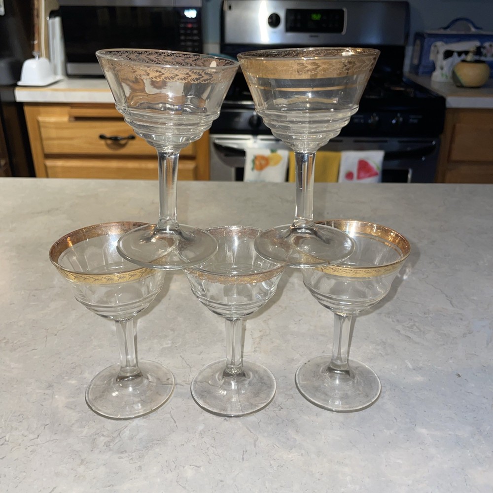 Vintage MCM Beautiful Gold Rim Cocktail Glasses Five Small Ribbed Bottom 4.5”