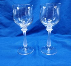 (2) Mikasa Frosted Stem Wine Glasses Laura Crystal 11 oz Goblets EUC Tulip Bowl