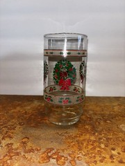 VTG 80’s Victorian Christmas Cooler Glass Tumbler Indiana Glass Holly & Wreaths