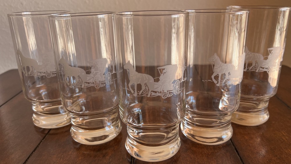 Set Of 5 Etched Glasses 1972 With Horse & Carriage. 5 1/2 Tall