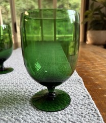 Set Of 6 Emerald Green Hand Blown Pedestal Water Goblets Made By Jude Co. MCM