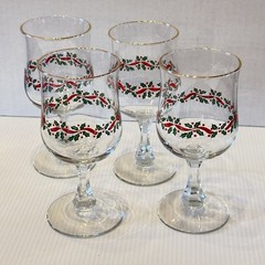 VTG Holly & Red Ribbon Goblets With Gold Trim Set of 4 Christmas Glasses