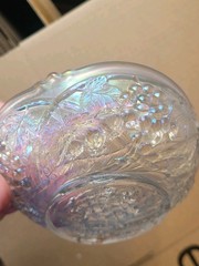 Pretty White US Glass Carnival Glass Palm Beach Berry Bowl Gooseberry Interior