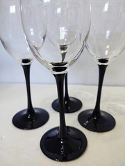 Luminarc Unmarked Black Stem Clear Bowl Wine Glasses Set of Four (4)