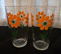 2 Vintage 1 Pint Hazel Atlas Daisy Sour Cream Glasses