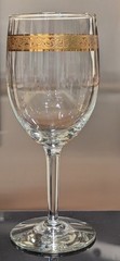 MCM Wine Glass with Decorative 24K Gold Leaf Band, 9 oz 7″T Vintage 1950s
