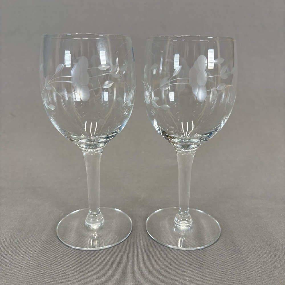 Princess House Heritage Wine Glass 6″ Set of 2 Gray Cut Floral Design 6 Ounces