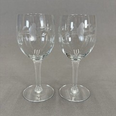 Princess House Heritage Wine Glass 6″ Set of 2 Gray Cut Floral Design 6 Ounces
