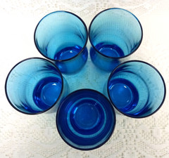 5 VTG Aqua Blue GLASS TUMBLERS 5 1/4″ Tall WEIGHTED BASE Retro MCM Artsy BOHO